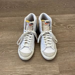 NIKE Blazer Mid 77’s High Top Shoes